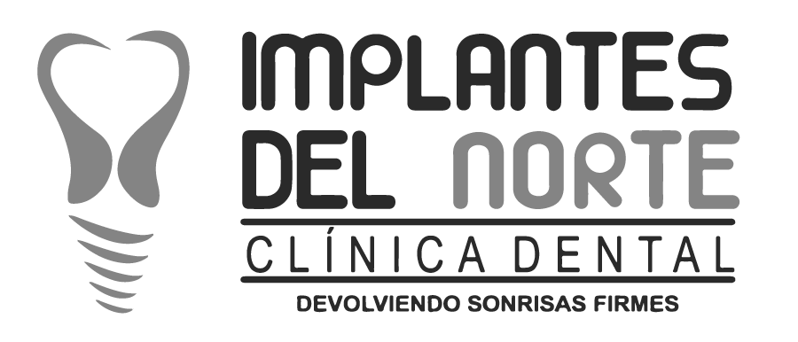 cliente-clinica-dental-implantes-del-norte